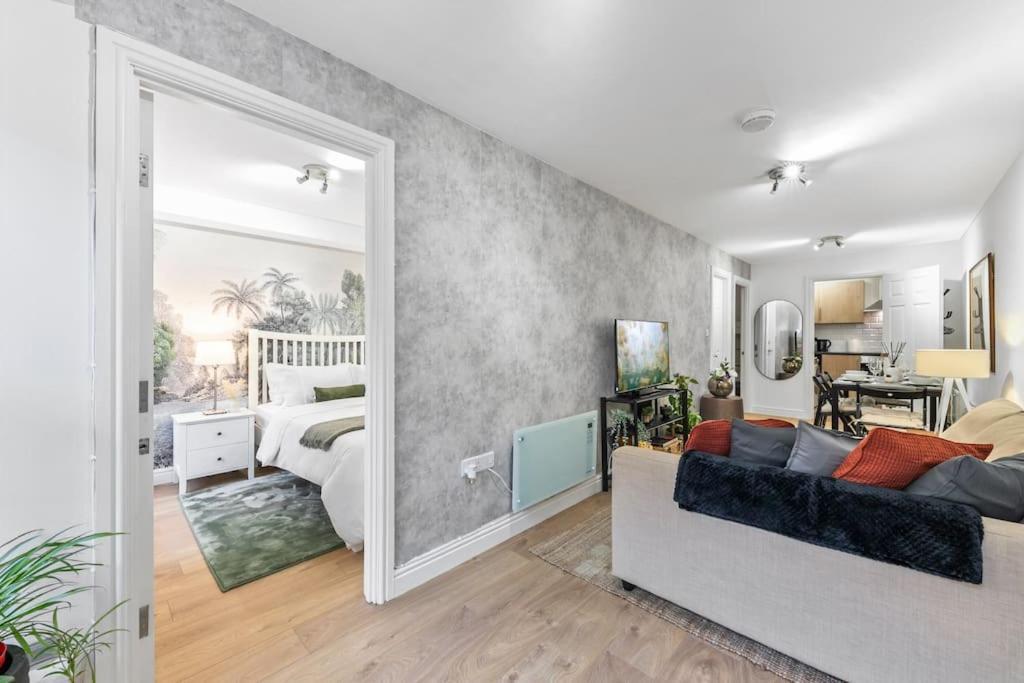 Holiday Home 2Br L 2Ba With Patio-Sleep 6 London Exterior photo