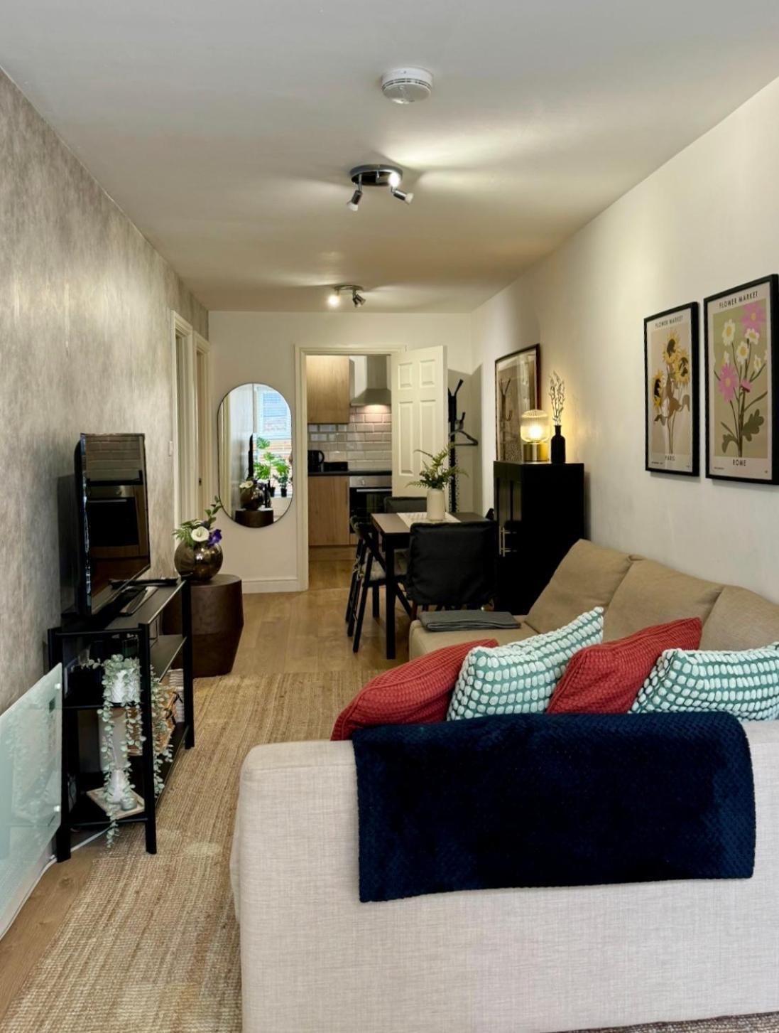 Holiday Home 2Br L 2Ba With Patio-Sleep 6 London Exterior photo