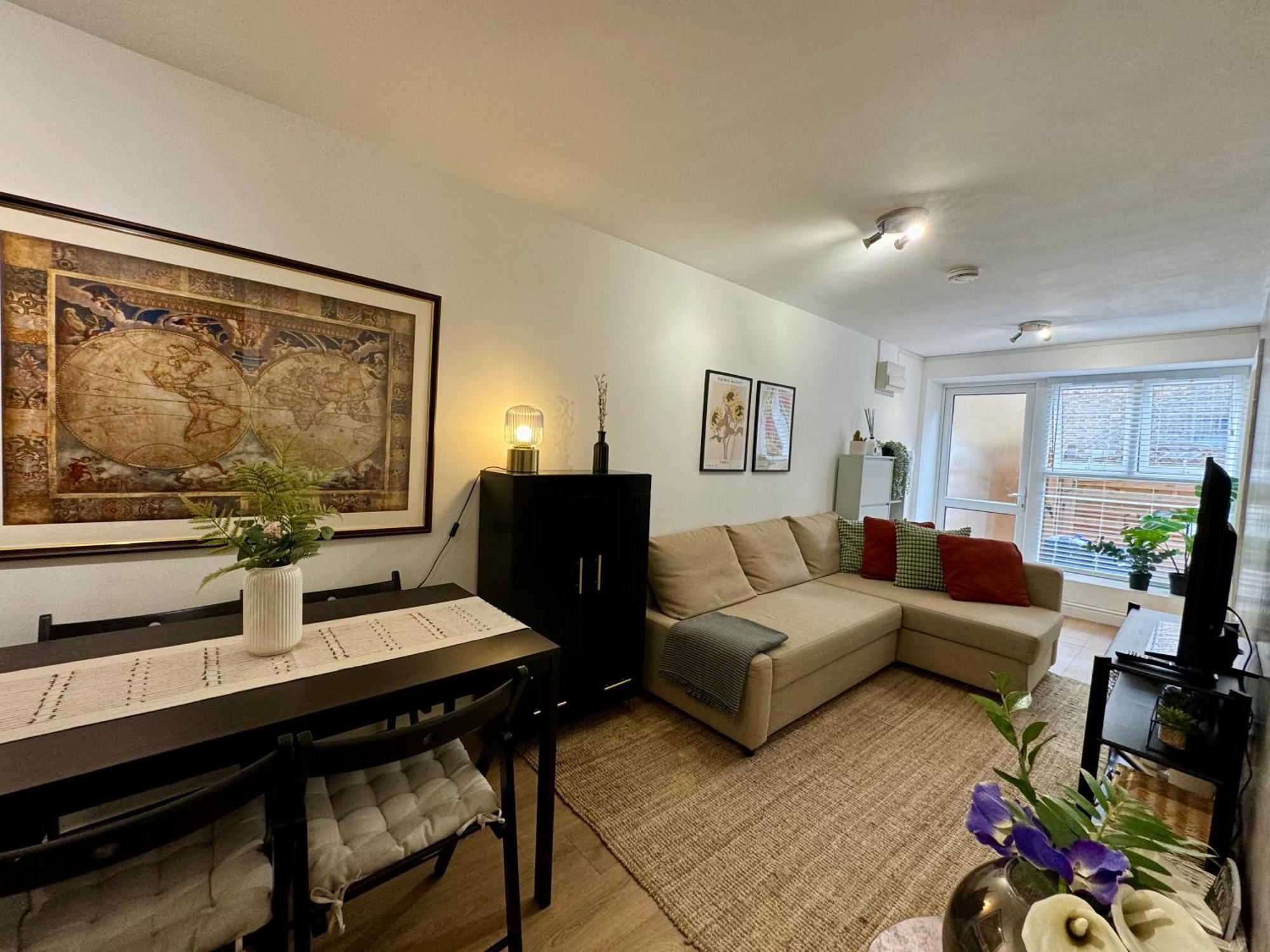 Holiday Home 2Br L 2Ba With Patio-Sleep 6 London Exterior photo
