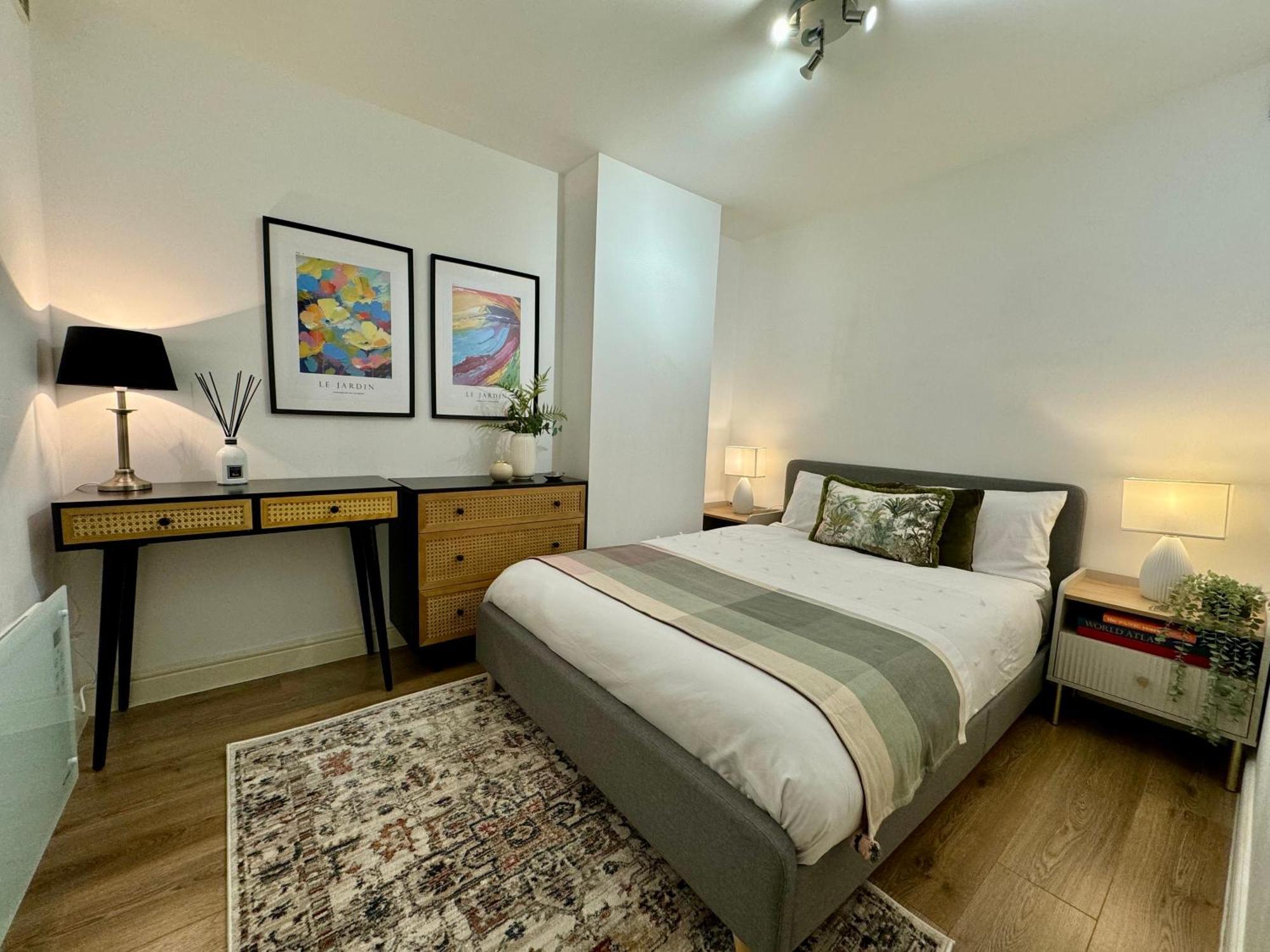 Holiday Home 2Br L 2Ba With Patio-Sleep 6 London Exterior photo