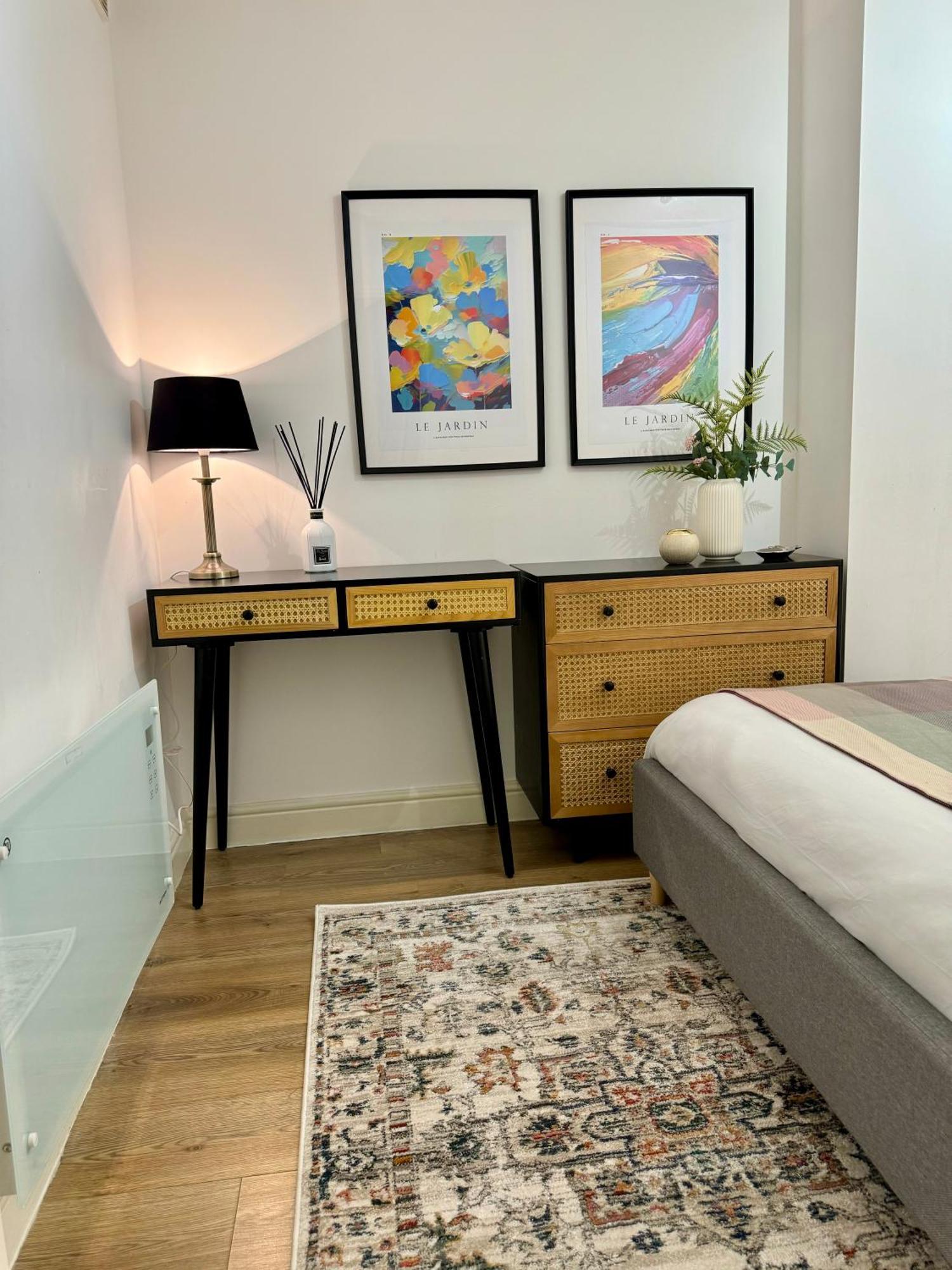 Holiday Home 2Br L 2Ba With Patio-Sleep 6 London Exterior photo
